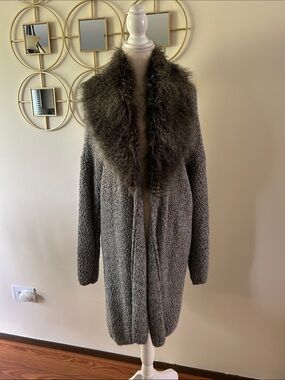 Merona women’s Silver-Gray long sweater Cardigan with removable faux fur collar